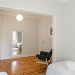 Pedrouços 37 *