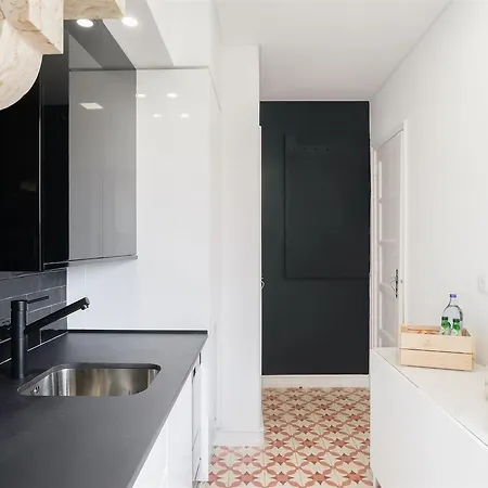 Apartamento Pedrouços 37 *