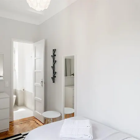 Pedroucos 37 Лиссабон